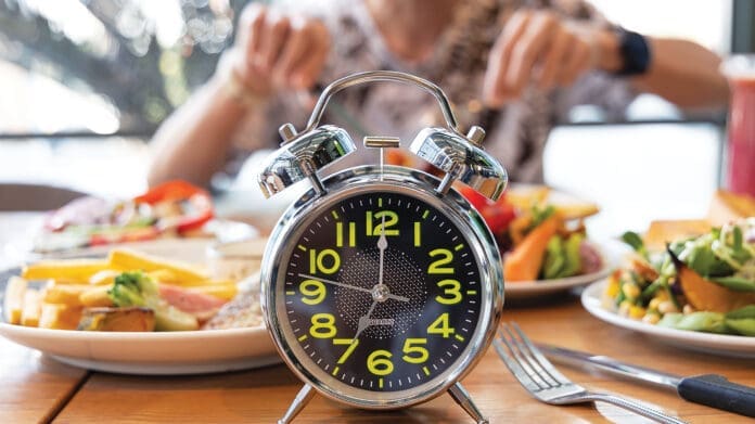 Interment Fasting - meal with clock