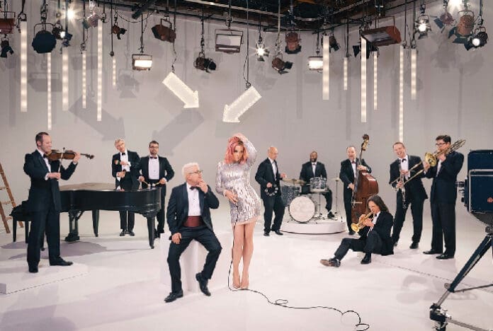Crescendo Pink Martini w Storm Large_sm Crescendo Pink Martini w Storm Large sm