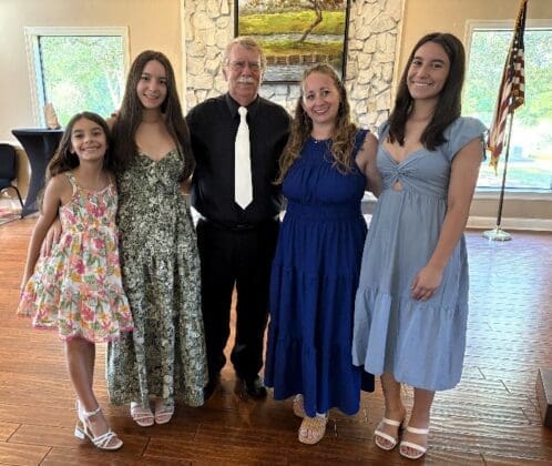 BB 3 Frist Gentman Harry Holmes with Daughter and Grand Daughters